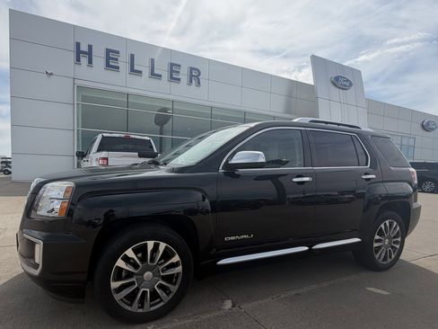 Used 2017 GMC Terrain Denali image 3