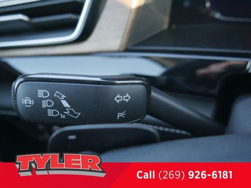 Used 2025 Volkswagen Atlas SE AWD/4WD image 24