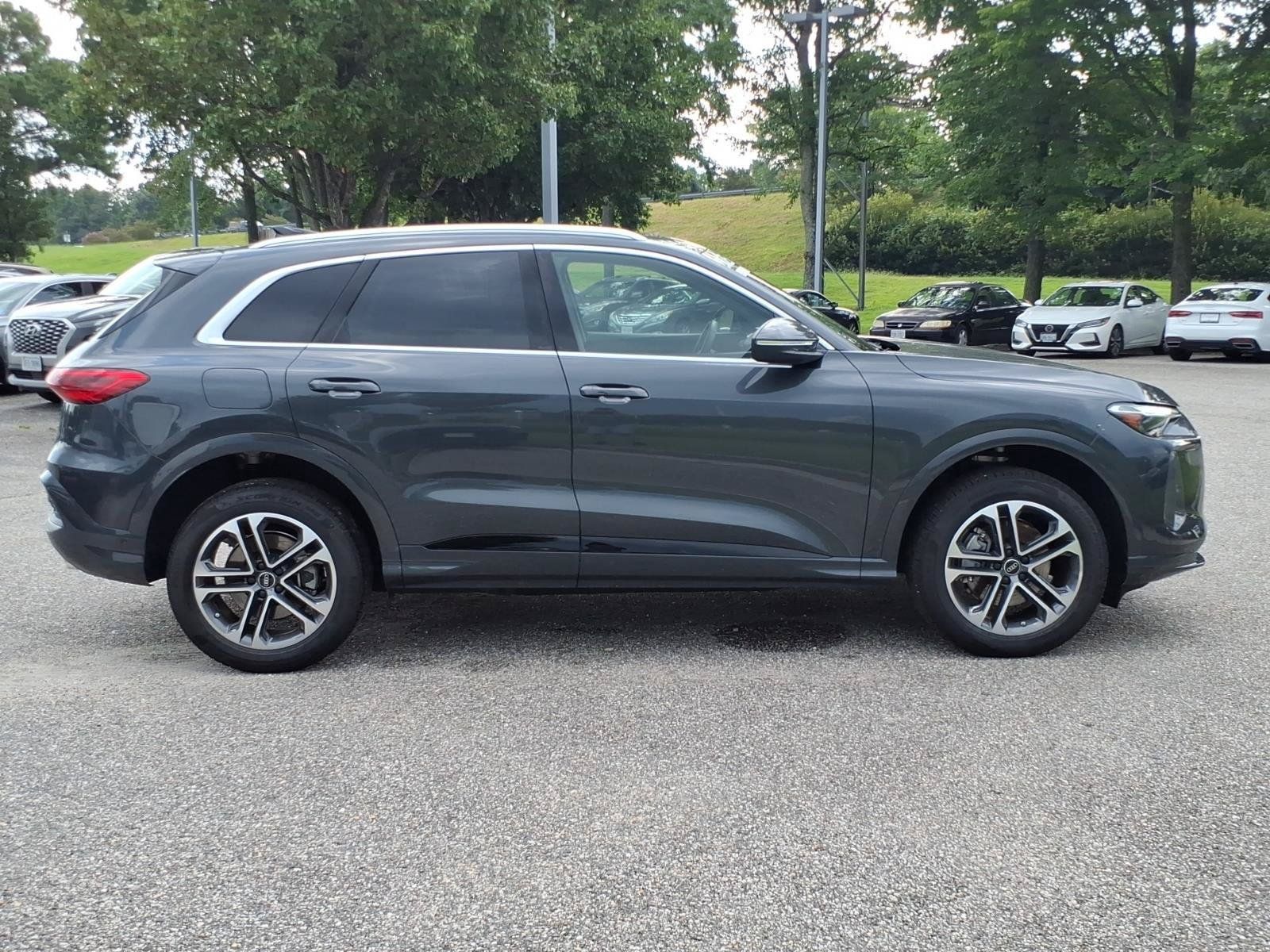 Used 2025 Audi Q5 Premium w/ Convenience Package AWD/4WD image 7