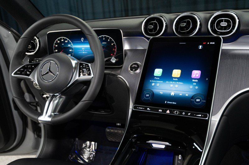 New 2027 Mercedes-Benz GLC 300 image 17