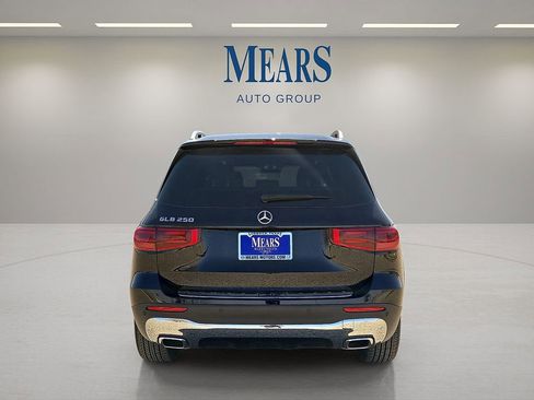 Used 2025 Mercedes-Benz GLB 250 image 4