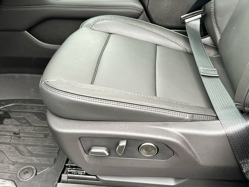New 2026 GMC Yukon XL Denali w/ Sun & Power Step Package AWD/4WD image 9