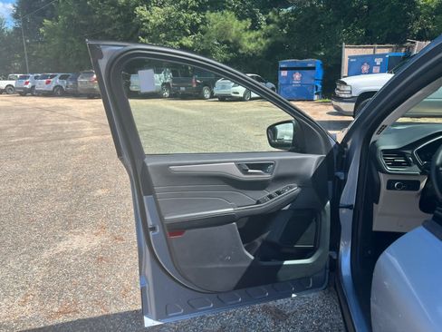 Used 2022 Ford Escape SE w/ Convenience Package image 20