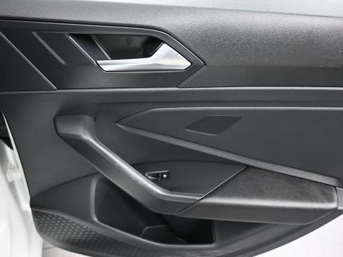 Used 2024 Volkswagen Jetta SE FWD image 36