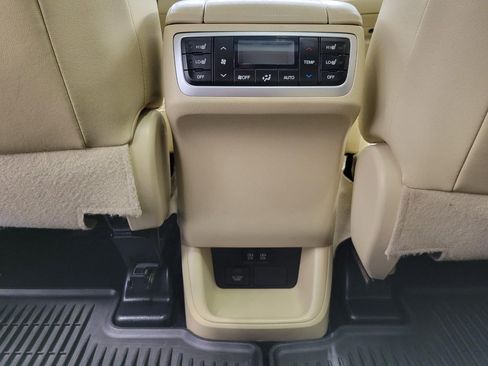 Used 2017 Toyota Highlander Limited Platinum w/ Carpet Mat Package AWD/4WD image 23