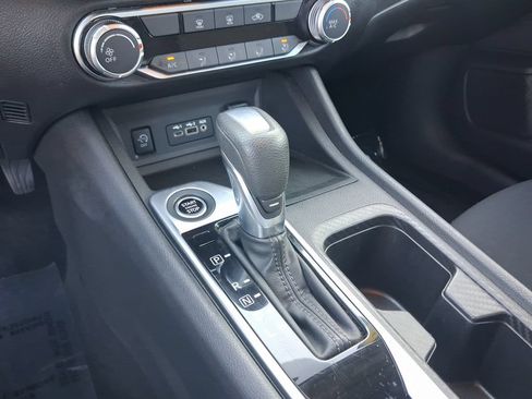 Used 2024 Nissan Sentra SV FWD image 22