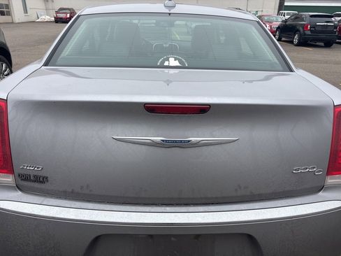 Used 2016 Chrysler 300 C image 5