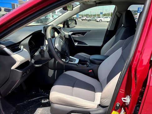 Used 2019 Toyota RAV4 XLE FWD image 7