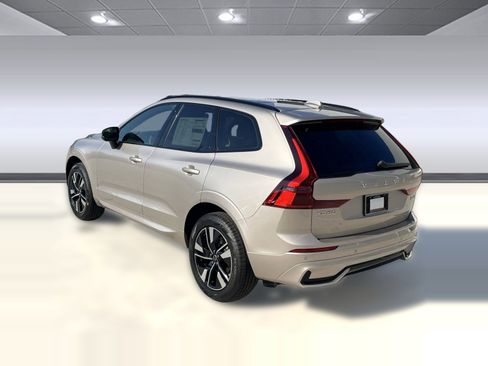 New 2026 Volvo XC60 B5 Core w/ Climate Package image 3