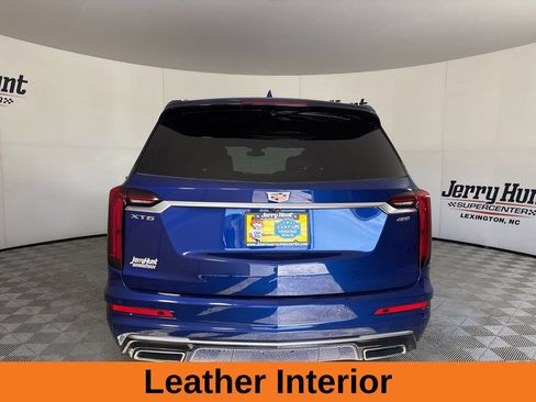 Used 2025 Cadillac XT6 Premium Luxury FWD image 7