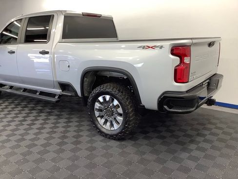 Used 2021 Chevrolet Silverado 2500 Custom w/ Custom Value Package AWD/4WD image 4