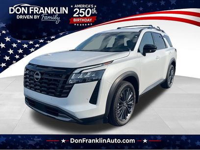 New 2026 Nissan Pathfinder SL w/ SL Premium Package (P04)