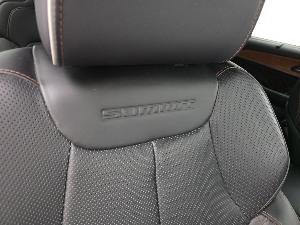 Used 2024 Jeep Grand Cherokee L Summit AWD/4WD image 61