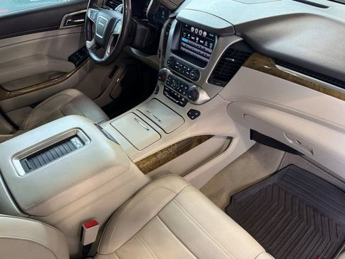 Used 2017 GMC Yukon Denali AWD/4WD image 20