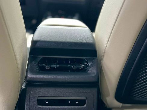 Used 2025 Audi Q6 e-tron Premium Plus w/ Premium Plus image 21