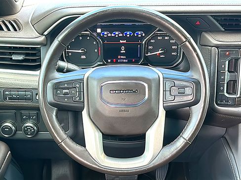 Used 2021 GMC Yukon XL Denali w/ Denali Premium Package RWD image 30