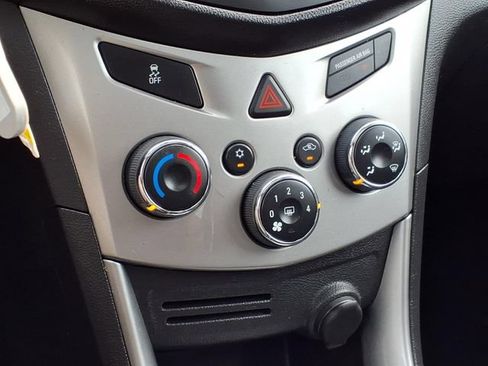 Used 2015 Chevrolet Trax LT w/ LT Sun and Sound Package FWD image 25