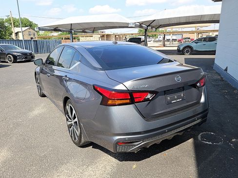Used 2020 Nissan Altima 2.5 SR FWD image 3