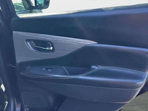 Used 2017 Nissan Murano S image 11