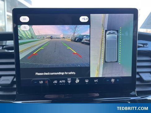 Used 2023 Ford Transit 350 XLT image 26