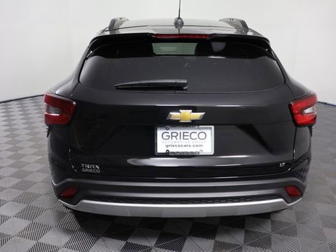 Used 2024 Chevrolet Trax LT image 7