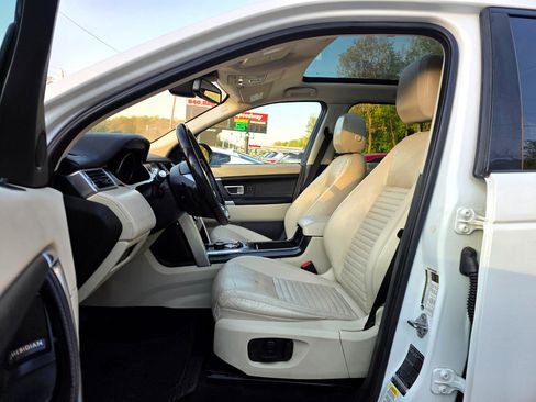 Used 2017 Land Rover Discovery Sport HSE Luxury image 9