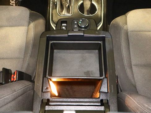 Used 2023 Chevrolet Traverse LT image 30