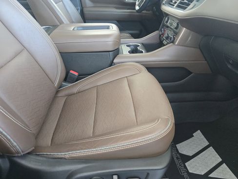 Used 2021 Chevrolet Suburban High Country image 23