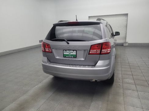 Used 2019 Dodge Journey SE FWD image 7