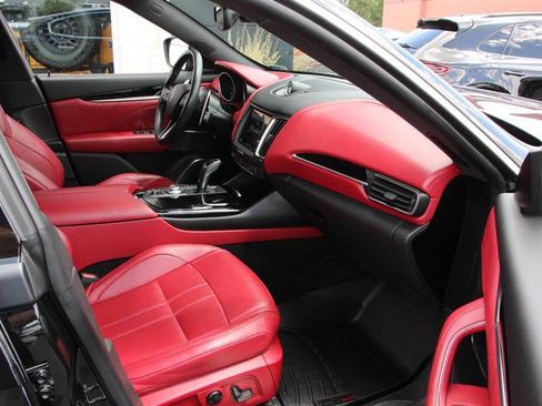 Used 2019 Maserati Levante GranSport AWD/4WD image 11