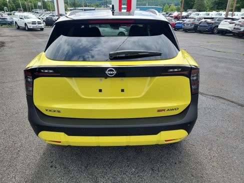 New 2026 Nissan Kicks SR w/ SR Premium Package AWD/4WD image 7