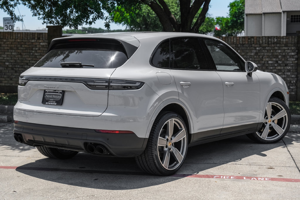 Used 2023 Porsche Cayenne S Platinum AWD/4WD image 16