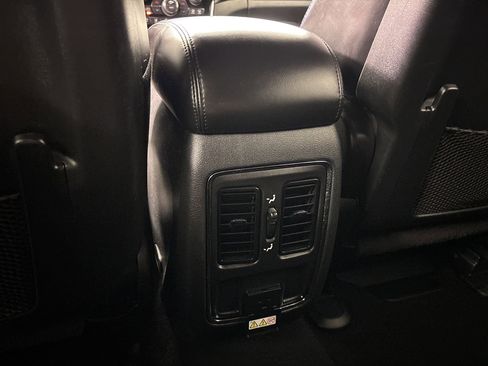 Used 2020 Jeep Grand Cherokee Altitude image 30