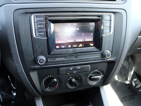 Used 2016 Volkswagen Jetta S image 21