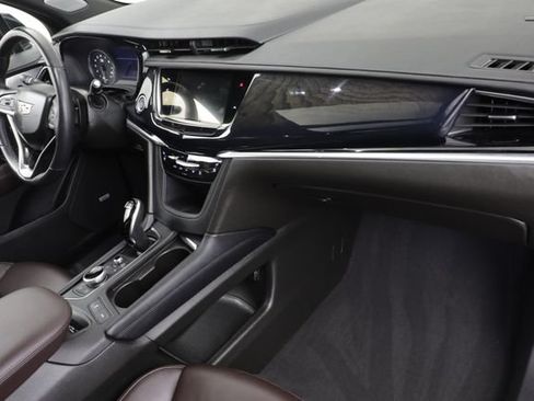 Used 2024 Cadillac XT6 Premium Luxury w/ Technology Package AWD/4WD image 25