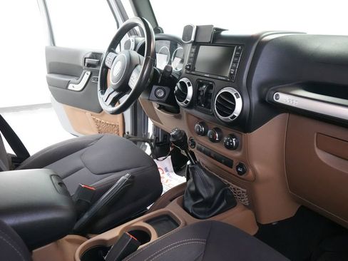 Used 2013 Jeep Wrangler Unlimited Rubicon w/ Dual Top Group image 25