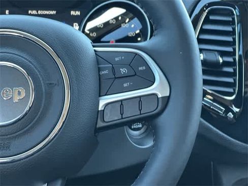 Used 2018 Jeep Compass Limited w/ Navigation Group image 9