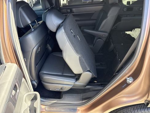 Used 2024 Hyundai Santa Fe Calligraphy image 16