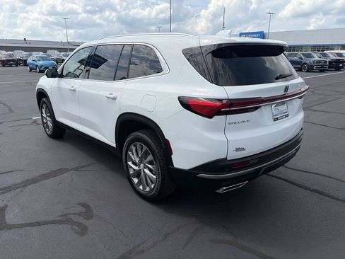 Used 2025 Buick Enclave Preferred FWD image 9