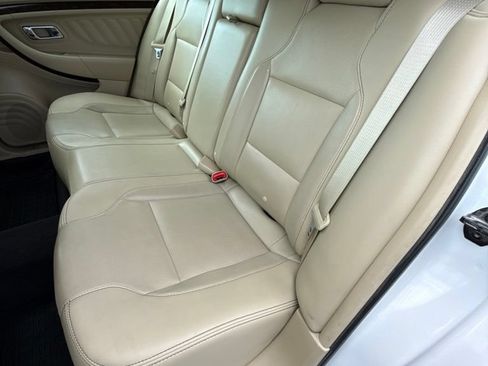 Used 2017 Ford Taurus Limited FWD image 7
