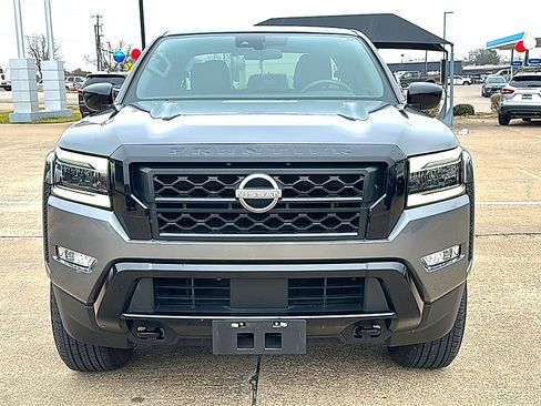 Used 2023 Nissan Frontier SV w/ Midnight Edition Package image 11
