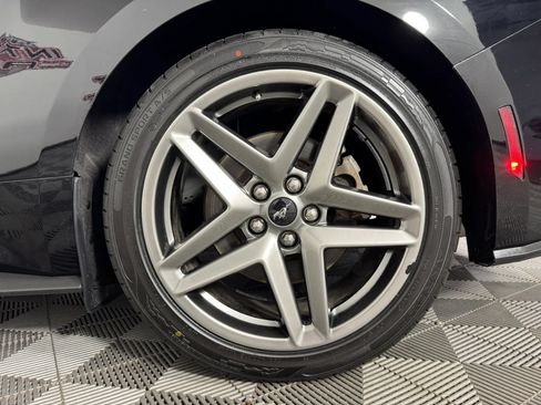 Used 2025 Ford Mustang Coupe RWD image 37