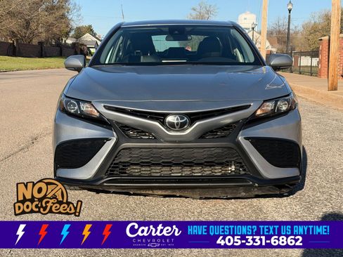 Used 2023 Toyota Camry SE FWD image 6