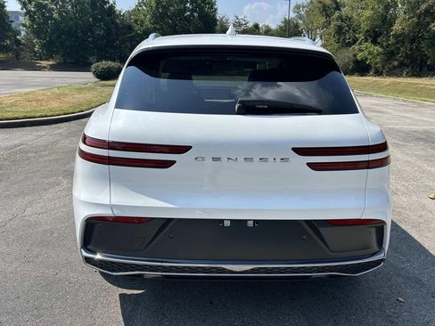 New 2027 Genesis GV70 2.5T Advanced AWD/4WD image 6