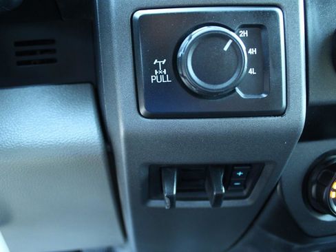 Used 2022 Ford F250 XL w/ Power Equipment Group AWD/4WD image 26