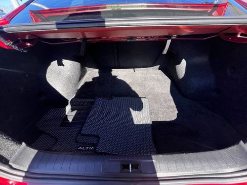 Used 2018 Nissan Altima 2.5 SR w/ SR Special Edition image 13