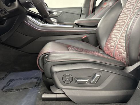 Certified 2025 Audi RS Q8 performance w/ Matte Carbon Package AWD/4WD image 21