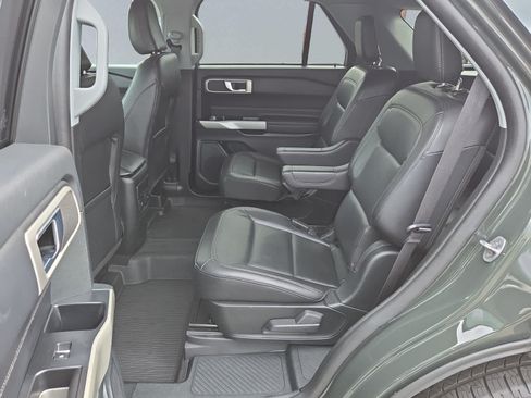 Used 2023 Ford Explorer XLT w/ Equipment Group 202A AWD/4WD image 19