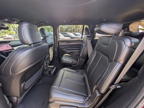 New 2025 Jeep Grand Cherokee L Limited w/ Black Appearance Package image 12