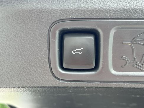 Used 2023 Ford Expedition Limited AWD/4WD image 33